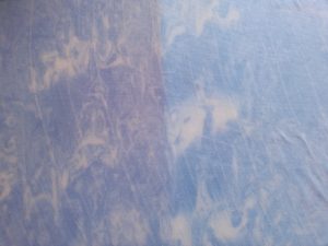 Gelschaum erkennt man häufig an seinem marmorierten Design (hier blau/weiß)